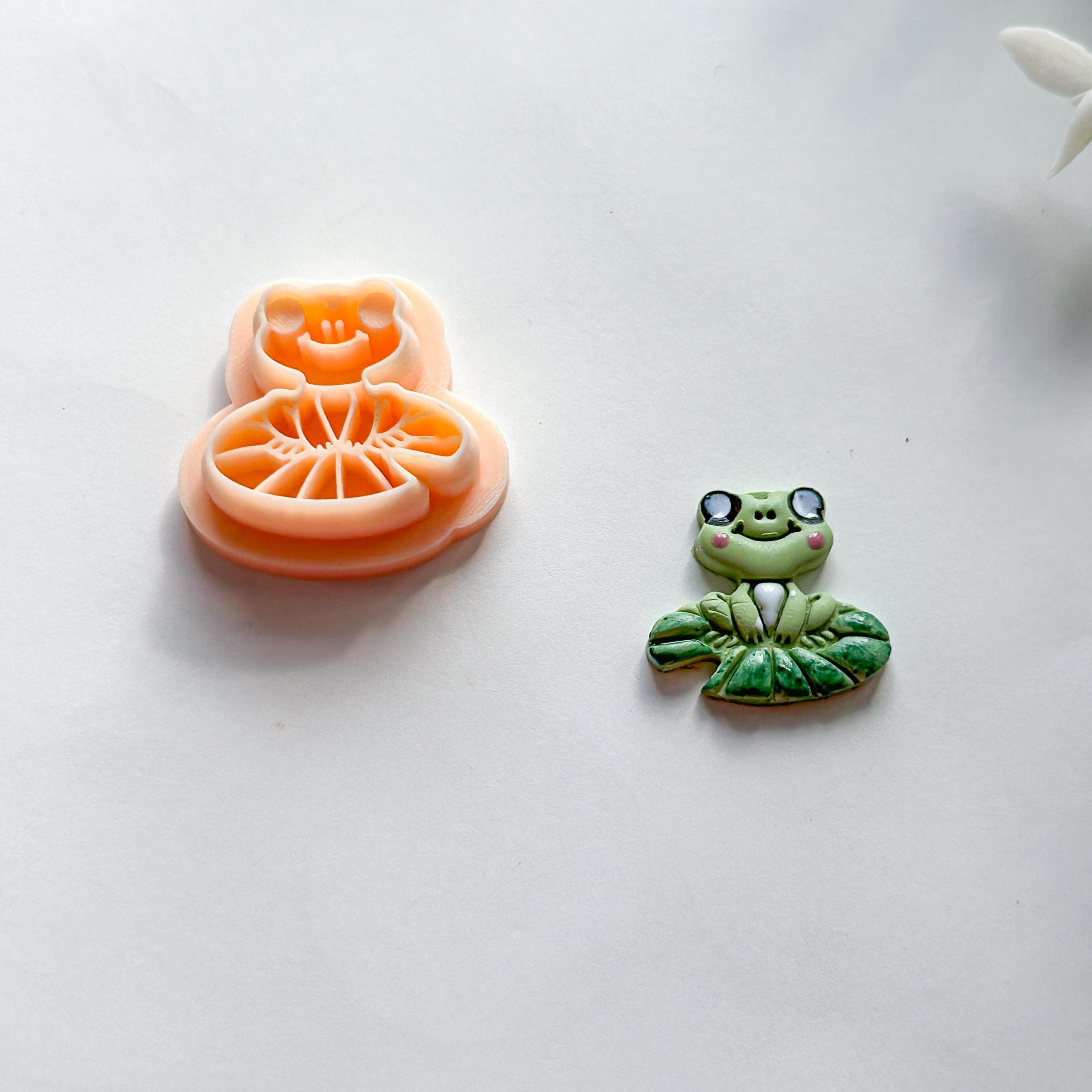 Frog on Leaf Botanical Polymer Clay Cutter
